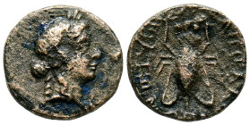 LYDIA, Trípolis (como Apolonia). Ae13. (Ae. 1,40g/13mm). Siglos II-I a.C. (Imhoof-Blumer KM, p. 188, 1). Anv: Cabeza laureada de Apolo a la derecha. R...
