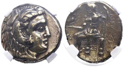 REINO DE MACEDONIA, Alejandro III el Grande. Tetradracma. (Ar. 18,27g/20mm). 336-323 a.C. Anv: Cabeza de Heracles a derecha con piel de león. Rev: Zeu...