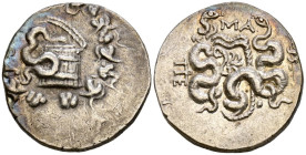 MISIA, Pérgamo. Tetradracma. (Ar. 12,60g/27mm). 76-67 a.C. (SNG BN 1722-3). Anv: Cista mística con una serpiente, rodeada de corona de yedra. Rev: Dos...