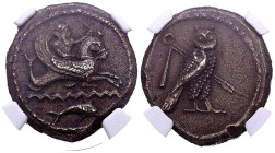 PHOENICIA, Tyre. Shekel. (Ar. 13,05g/22mm). 425-394 a.C. (HGC 10, 315). Anv: Deidad barbadaportando arco y flecha, montando hipocampo alado a derecha ...
