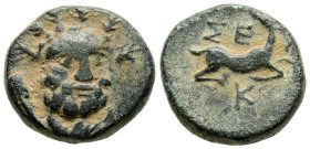 PISIDIA, Selge. Ae13. (Ae. 2,34g/13mm). Siglos II-I a.C. (SNG France 1975-6). Anv: Cabeza de Heracles mirando ligeramente hacia la derecha con corona ...