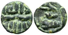 EMIRATO DEPENDIENTE DE CÓRDOBA, PERIODO DE GOBERNADORES. Anónimo. Felús. (Ae. 2,02g/13mm). S/D. (Frochoso II-e). Anv: لاالله/ لااله ا con adornos serp...