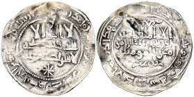 CALIFATO DE CORDOBA, Abd al-Rahman III. Dirham. (Ar. 2,19g/26mm). 320H. al-Ándalus / الاندلس. (Vives 363; Frochoso 320.6: IA: C5, IM: M2, IIA: C4, IIM...