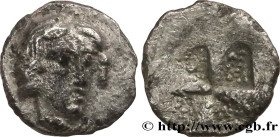 IONIA - KOLOPHON
Type : Tartemorion 
Date : c. 480-400 AC. 
Mint name / Town : Ionie, Colophon 
Metal : silver 
Diameter : 6,50  mm
Weight : 0,16  g.
...