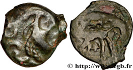GALLIA - CARNUTES (Beauce area)
Type : Bronze au loup, tête à droite 
Date : c. 60-40 AC. 
Mint name / Town : Chartres (28) 
Metal : bronze 
Diameter ...