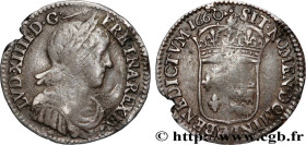 LOUIS XIV "THE SUN KING"
Type : Douzième d'écu de Béarn, portrait à la mèche longue 
Date : 1660 
Mint name / Town : Pau 
Metal : silver 
Millesimal f...