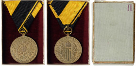 Austria, Franz Joseph I, Honor Medal for Home Guard Meritorious Service for 25 years, n.d. QUINQUE LUSTRA. With original case. Ø 35 mm. Ae. 22,30 g Ba...