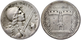 France, Medal commemorating the Battle of Verdun WWI, 1917 Opus: S. E. Vernier. Ø 37 mm. Ag. 23,90 g, XF+