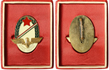 Hungary, Badge 'Excellent railroader', n.d. 44x38 mm. With original case. Ae. 15,65 g, UNC