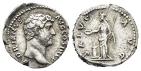 ADRIANO (117-138). Denario per Roma. AR (g 3,20). Testa nuda a destra. R/ Salus stante a sinistra, con scettro e patera su altare acceso. RIC II.3 234...