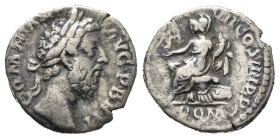 COMMODO (177-192). Denario per Roma. AR (g 2,56). Testa laureata a destra. R/ Roma seduta a sinistra su corazza, regge Vittoria e cornucopia. RIC III ...