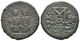 GIUSTINO II e SOFIA (565-578). Follis per Cizico, anno 9 (573/4 d.C.). AE (g 12,55). Giustino e Sofia seduti su doppio trono, reggono globo crucigero ...