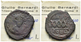 FOCA (602-610). Follis per Costantinopoli, anno 5 (606/7). AE (g 12,54). Busto coronato frontale, con mappa e croce. R/ XXXX; data a destra; CONA all'...