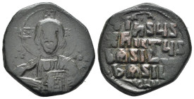 FOLLIS ANONIMI. Tempo di Basilio II e Costantino VIII (c. 976-1025). Follis Class A2 per Costantinopoli. AE (g 12,64). Busto nimbato frontale di Crist...