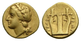 Sicily. Syracuse. Quarter Stater struck under Agathokles. Circa 310-300 BC (Gold, 11.43 mm, 1.81 g). Laureate bust of Apollo left. Rev. ΣΥΡAKO - ΣIΩN,...