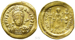 JUSTINIAN I (527-565). GOLD Solidus. Constantinople