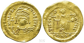 MAURICE TIBERIUS (582-602). GOLD Solidus. Constantinople