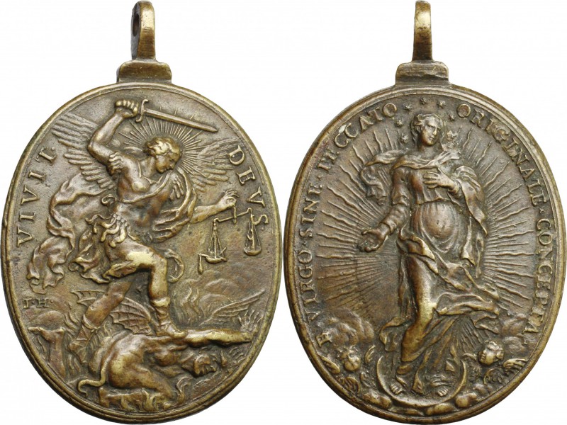 Medaglia religiosa con la Beata Vergine e San Michele Arcangelo, XVIII sec. AE. ...