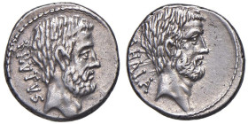 Junia - M. Junius Brutus - Denario (54 a.C.) Testa di L. Junius Brutus a d. - R/ Testa di Ahala a d. - B. 30; Cr. 433/2 AG (g 3,85)

Status: qSPL