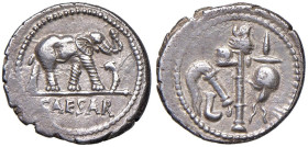Cesare (+ 44 a.C.) Denario (49-48 a.C.) Elefante andante a d. - R/ Strumenti sacrificali - B. 9; Cr. 443/1 AG (g 4,01)

Status: BB+