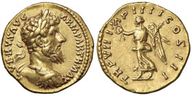 Lucio Vero (161-167) Aureo - Busto laureato a destra - R/ La Vittoria andante a s. - RIC 573 AU (g 7,17) Tacchette sul bordo per possibile provenienza...