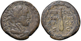 Commodo (180-192) Sesterzio - Testa avvolta nella pelle di leone - R/ Clava e leggenda in corona d'alloro - RIC 637 AE (g 21,70) RR Ancora un piacevol...