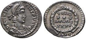 Costanzo II (337-361) Siliqua (Lugdunum) Busto diademato a d. - R/ Scritta in corona d'alloro - RIC 216 AG (g 1,88) Bella patina

Status: SPL+