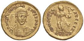 Teodosio II (402-450) Solido (Costantinopoli) Busto elmato con lancia e scudo di fronte - R/ Costantinopoli seduta di fronte - RIC 27 AU (g 4,49) Graf...