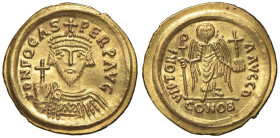Focas (602-610) Solido (Ravenna) Busto coronato frontale tiene un globo crocigero nella mano d. - R/ VICTORIA AVGG, Angelo con lunga croce a d. con cr...