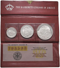 GIORDANIA Hussein II (1952-1999) Dinar, 3/4 Dinar, 1/2 Dinar 1969 - KM 23/22/21 AG (g 40,00 + 30,00 + 20,00) In astuccio originale e certificato di ga...