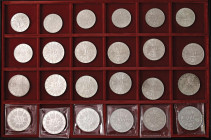 AUSTRIA Lotto composto da sette pezzi da 25 Schilling, undici pezzi da 50 Schilling e sei da 100 Schilling. Come da foto, da esaminare. Non si accetta...