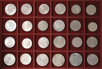 WORLD COINS Lotto di ventiquattro monete in AG come da foto. Da esaminare, non si accettano resi

Status: qFDC-FS
