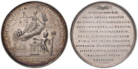 Medaglia 1802 Pace di Amiens. D/ Circolarmente: SIC POTENTI JUSTITIAE PLACITUMQUE PARCIS. La Pace tra le nubi con ramo di ulivo, bilancia e cornucopia...