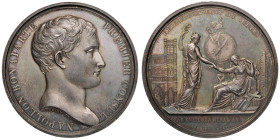 Medaglia 1802 Ratifica del concordato tra Francia e Santa Sede. D/ NAPOLEON BONAPARTE PREMIER CONSUL. Busto a dx. ANDRIEU FECIT - R/ RETABLISSEMENT DU...