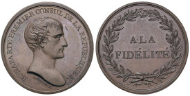 Medaglia 1803 Alla Fedeltà. D/ Giro: BONAPARTE PREMIER CONSUL DE LA REPUBLIQUE F.SE. Sotto: ANDRIEU F. Nel campo testa di Napoleone a dx - R/ In coron...