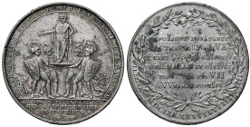 Medaglia 1804 Incoronazione di Napoleone. D/ “BONTE’ DE TITUS SAGESSE DE M. AURELE GENIE DE CHARLES M.” Nel campo 4 guerrieri sorreggono Napoleone in ...