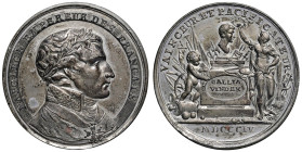 Medaglia 1804 A Napoleone vincitore e pacificatore. D/ “NAPOLEON EMPEREUR DES FRANCAIS”. Busto a dx, laureato, con il gran cordone della Legion d’Onor...