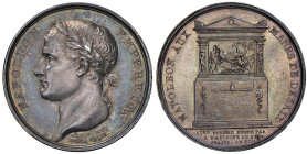 Medaglia Monumento in onore del gen.le Desaix. D/ Testa laureata a sx di Napoleone. Ai lati: NAPOLEON - EMPEREUR. Sotto il collo: DENON DIR. DROZ FECI...