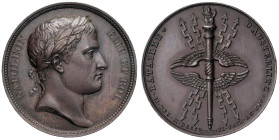 Medaglia Battaglia di Austerlitz. D/ Testa laureata di Napoleone a dx. NAPOLEON EMP. ET ROI. Sotto il taglio del collo: DROZ FECIT. In basso: DENON DI...