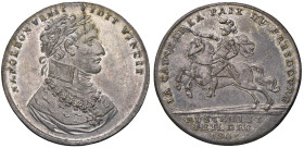 Medaglia Pace di Presbourg. D/ Circolarmente in alto: NAPOLEON VENIT VIDIT VINCIT. Busto laureato a dx in costume imperiale - R/ LA CAUSE DE LA PAIX D...