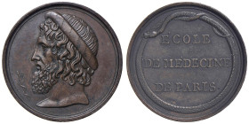 Medaglia Istituzione napoleonica delle scuole di Medicina. D/ Testa di Esculapio a sx, davanti al bastone circondato dal serpente - R/ In cerchio form...