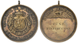 Medaglia Insegna di giudice istruttore del Tribunale di prima istanza di Parigi. D/ Circolarmente: TRIBUNAL DE I.RE INSTANCE DÉP.T DE LA SEINE. A dx: ...