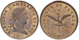 Medaglia Napoleone imperatore e re. D/ Testa laureata di Napoleone a dx. NAPOLEON I EMPEREUR ET ROI - R/ HONNEUR ET PATRIE. Aquila incoronata ad ali s...