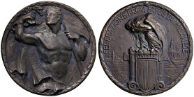 FASCISMO Medaglia di massimo modulo senza data (1930 circa) e senza firma Federazione Provinciale Fascista Milanese, grande fusione con aquila sullo s...