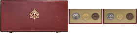 Sede Vacante (1963) Medaglie 1963 trittico Sede Vacante - AG (g 26,46 - 38 mm) Marcata 800; AU (g 30,45 - 38 mm) Marcata 750, AE (g 25,51 - 38 mm) In ...