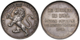 FRANCIA Medaglia 1831 "Le Courrier" di Lione, giornale fondato da 150 cittadini Lionesi - Autore non indicato - AG (g 15,32 - Ø 33,2 mm) Al bordo: ARG...
