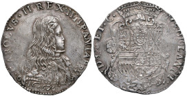 MILANO Carlo II (1676-1700) Filippo 1676 - MIR 387/3 AG (g 27,69) Esemplare di modulo largo in buono stato di conservazione. Si nota una curiosa ribat...