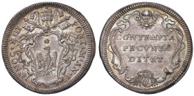 Innocenzo XIII (1721-1724) Testone A. II - Munt. 5 AG (g 9,11) RR Splendida patina da antica raccolta con sfumature iridiscenti al R/

Status: qFDC