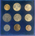 Pio XII (1939-1958) Divisionale 1943 - Nomisma 959 AU, AG, NI, CU RRR Lotto di nove monete in astuccio

Status: FDC