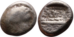 Phoenicia, Arados. Uncertain king. Circa 380-351 Silver coin. Obv: Bust of king. Rev: Galley

13mm 2,20g